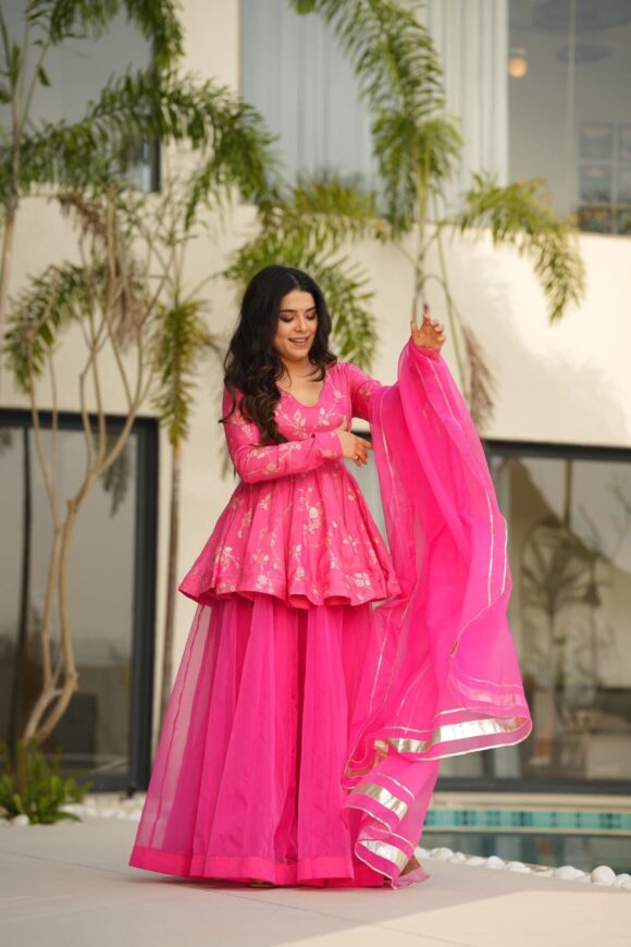 Leona lace pink silk set - Image 4