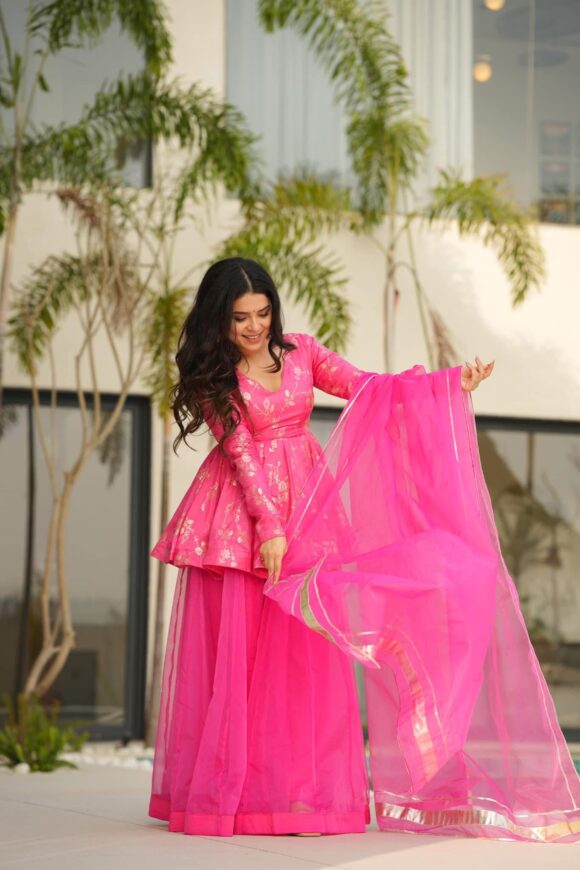 Leona lace pink silk set - Image 6