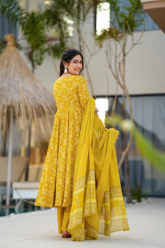 Vastra yellow cotton suit set - Image 7