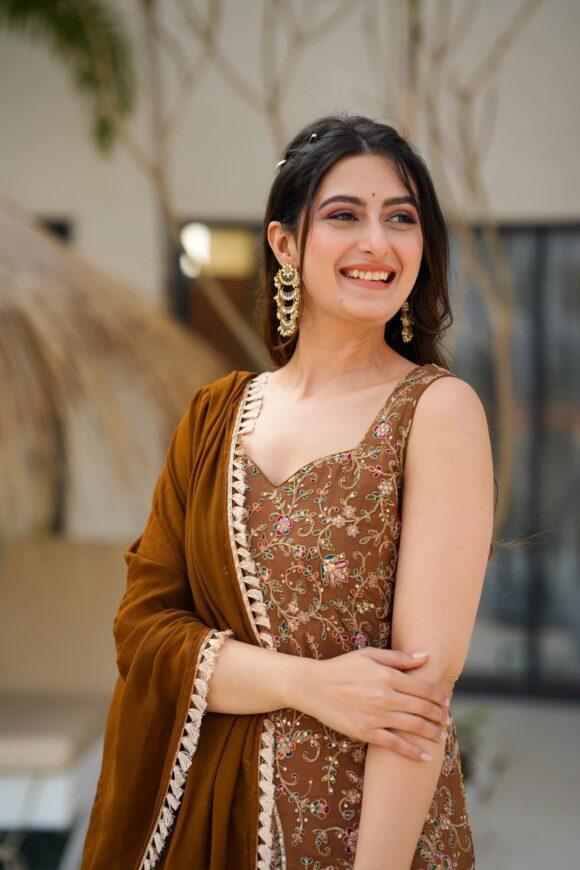 Sofia brown heavy embroidered suit set - Image 2