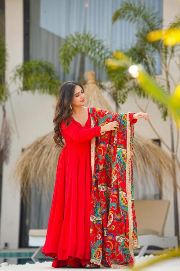 Victoria red soothing suit set - Image 3