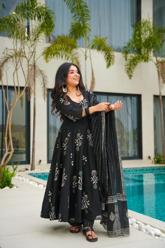 Shadow Mystic Black Cotton Suit Set - Image 4