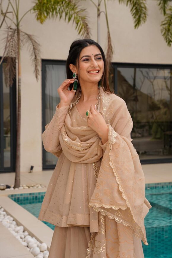 Golden Sand Elegant Kurta Set - Image 2