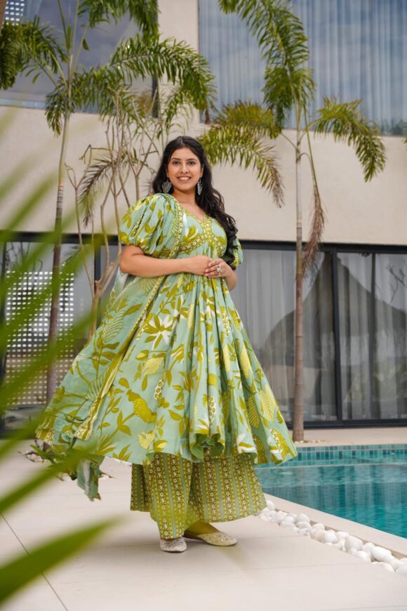 Tropical Green Cotton Suit Set - Image 4