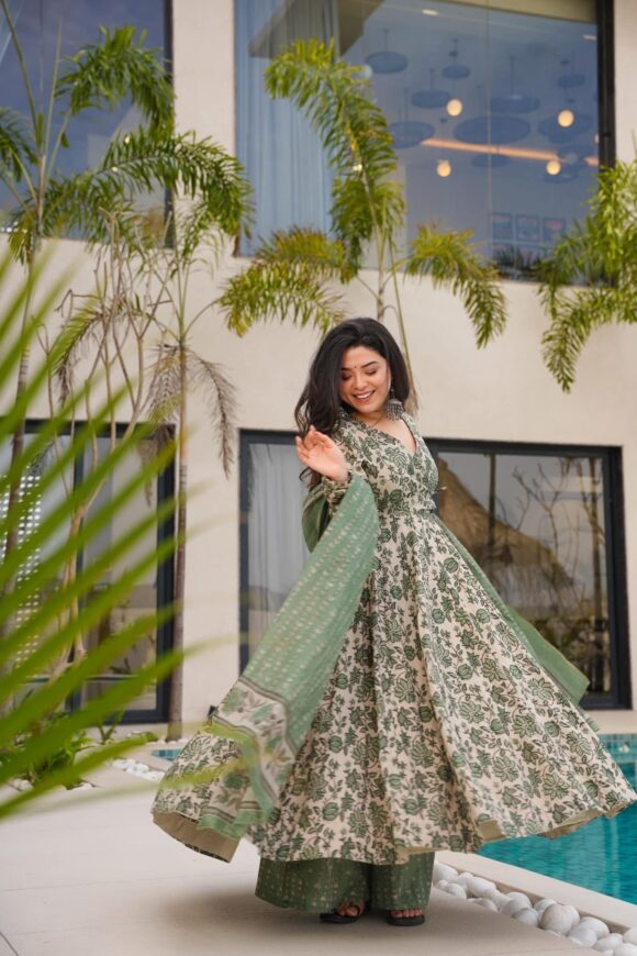 Khanak Green Cotton Suit Set - Image 3