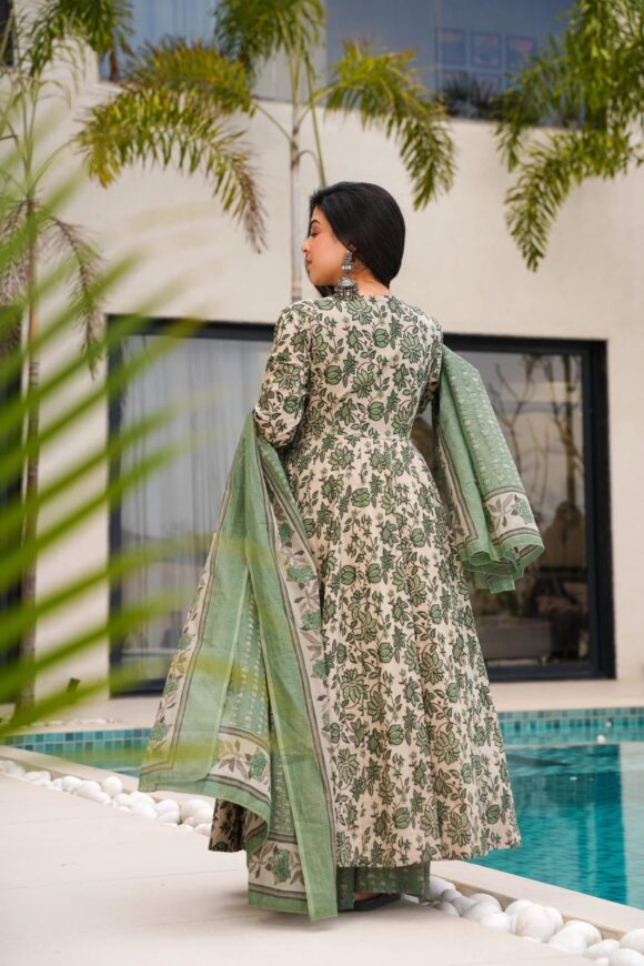 Khanak Green Cotton Suit Set - Image 6