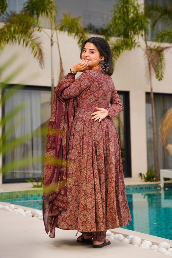 Heritage Brown Cotton Suit Set - Image 4