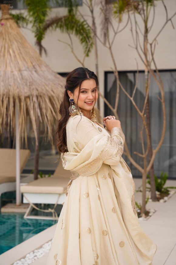 Sitara Glow Heavy Maxi Set - Image 2