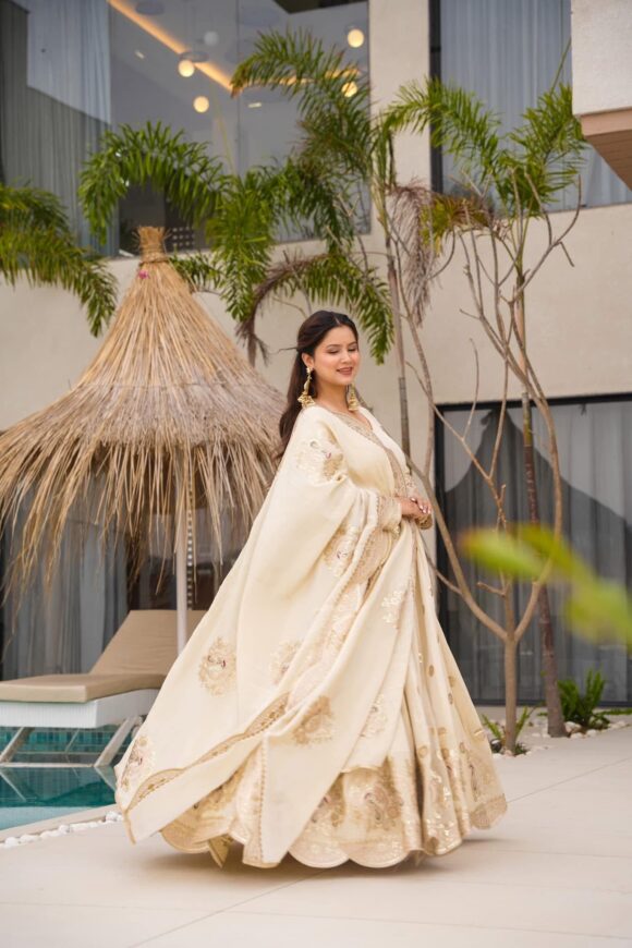 Sitara Glow Heavy Maxi Set - Image 5