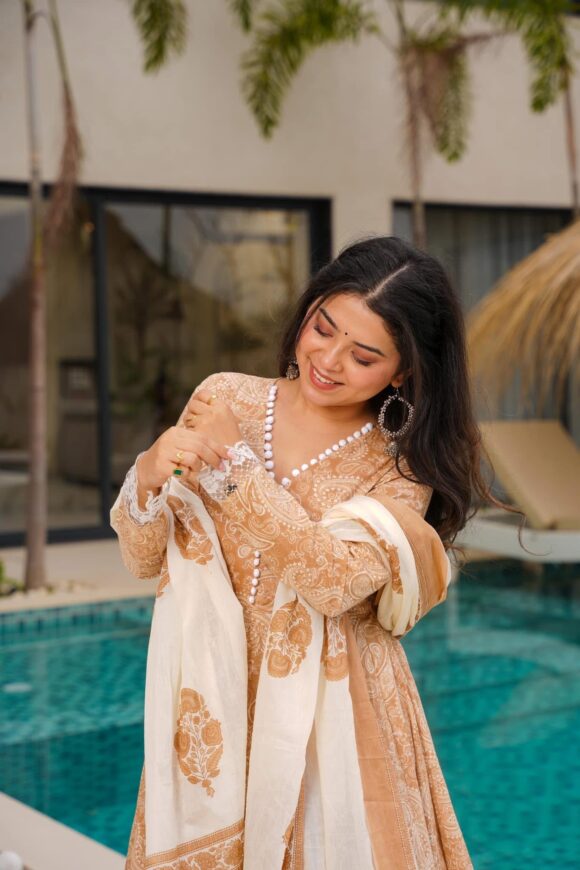 Dewdrop Beige Cotton Suit Set - Image 2