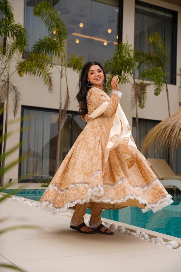 Dewdrop Beige Cotton Suit Set - Image 3